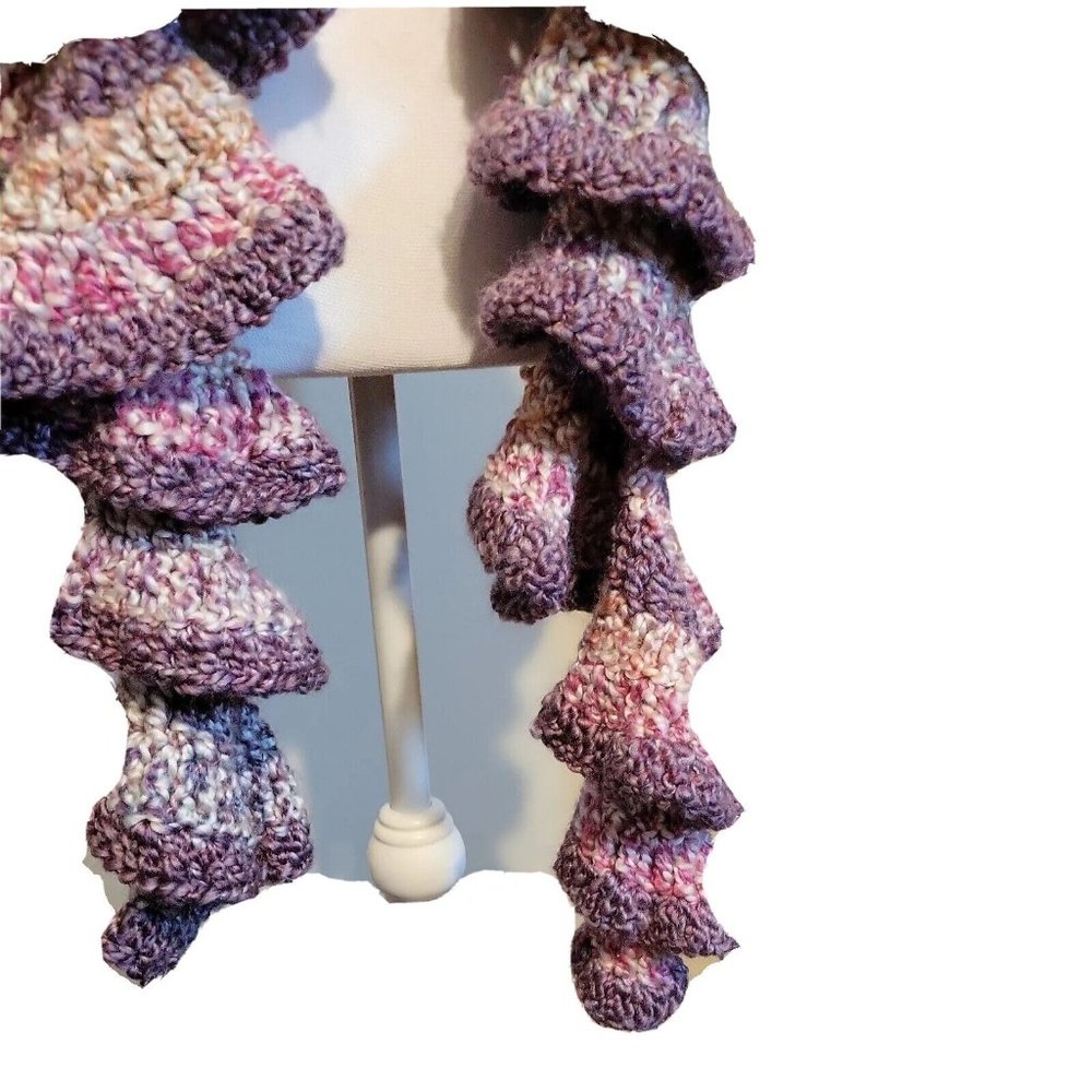 Elegant Multicolor Ruffled Scarf - Picture 3 of 9
